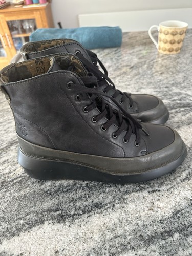 Fly boots ladies size - 7, (40)